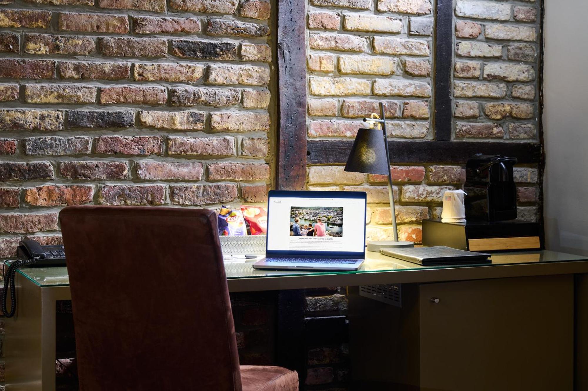 Les Tanneurs Hotel Намюр Екстериор снимка